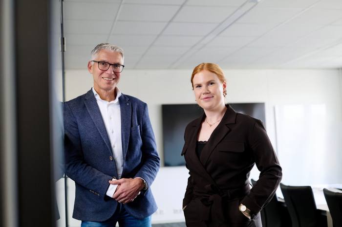 Collega's in de vergaderruimte
